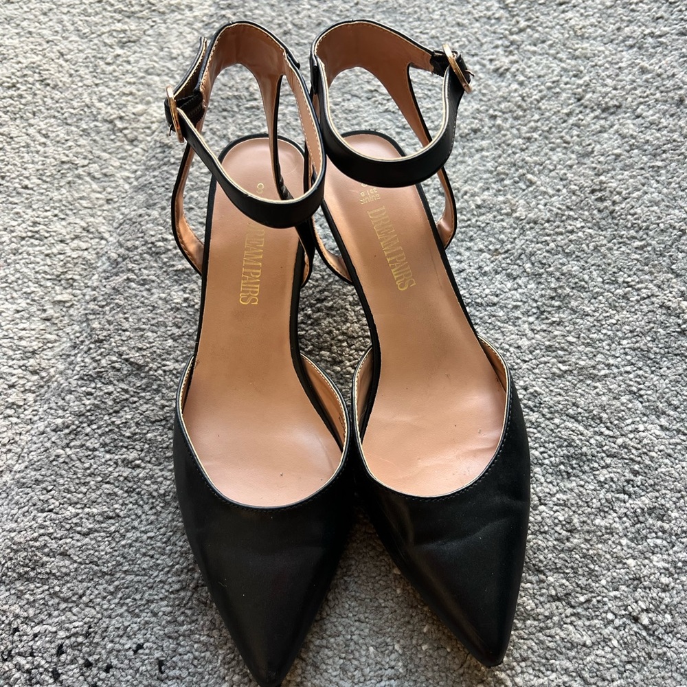 Dream Pairs Black Pointy Kitten Heels